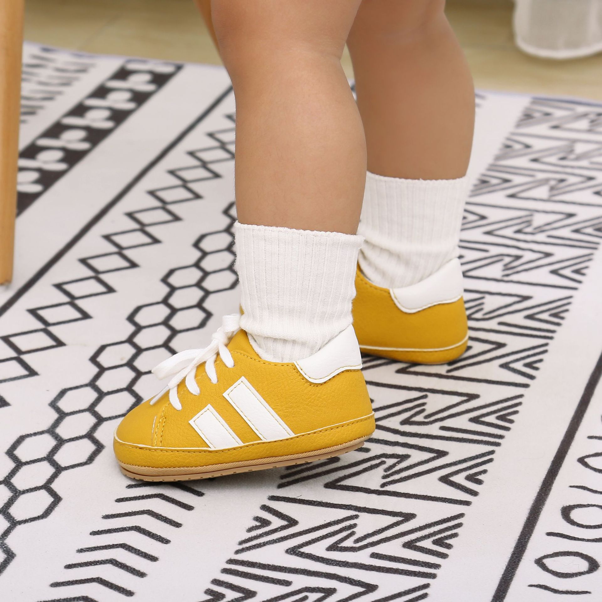 Newborn Baby Shoes Classic Stripe Leather Boy Girl Shoes Multicolor Toddler Rubber Sole Anti-slip First Walkers Infant Moccasins Newborn Baby Shoes Classic Stripe Leather Boy Girl Shoes Multicolor Toddler Rubber Sole Anti-slip First Walkers Infant Moccasins