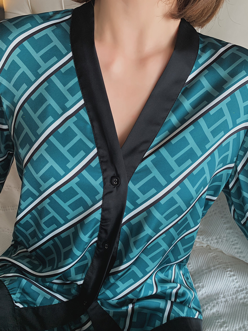 Women's Pajamas Set V Neck Design Luxury Cross Letter Print Sleepwear Silk Like Home Clothes XXXXL Large Size Nightwear